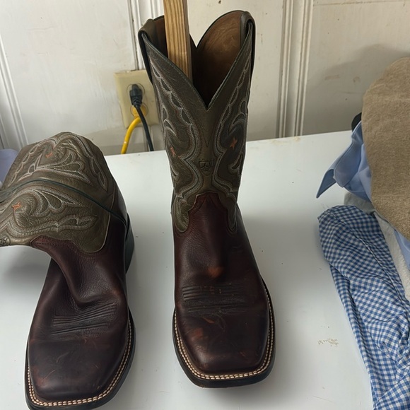 Ariat Cowboy Boots size 12D Boots.  Worn only a couple of times. - Picture 15 of 16